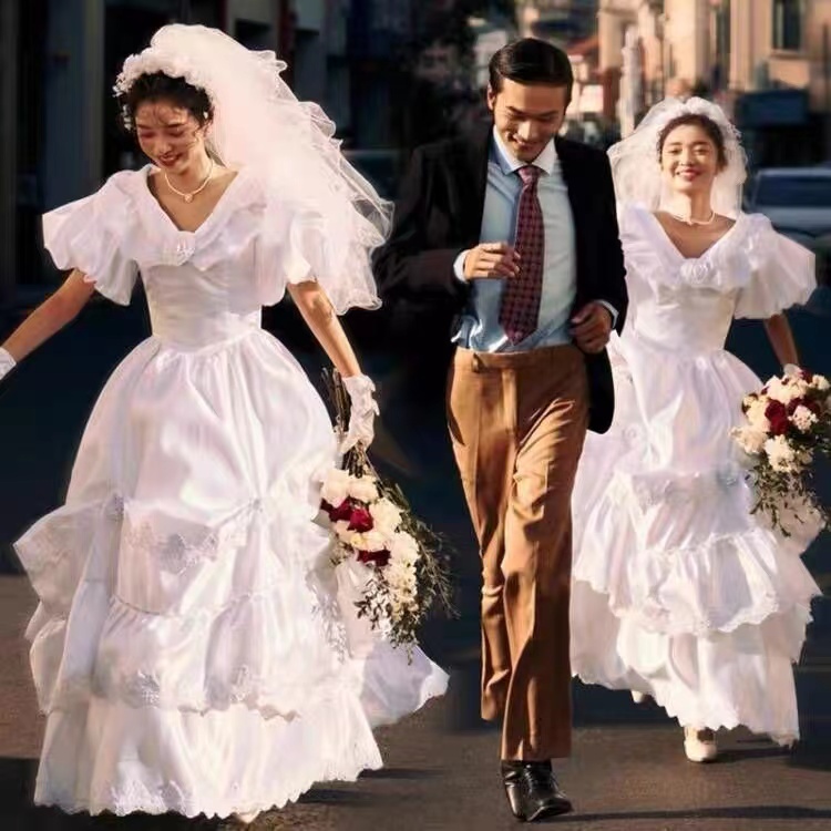 Photography Lighting Style - Retro Studio Theme Wedding Dress Hong